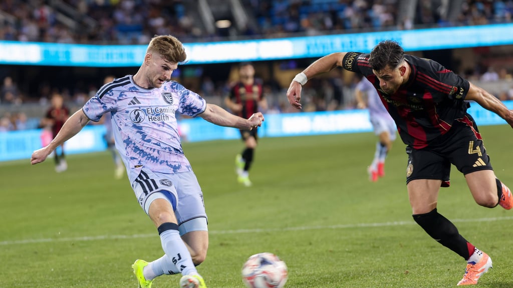 Timo Werner bereitet in dieser Szene sein erstes Tor in der MSL vor.