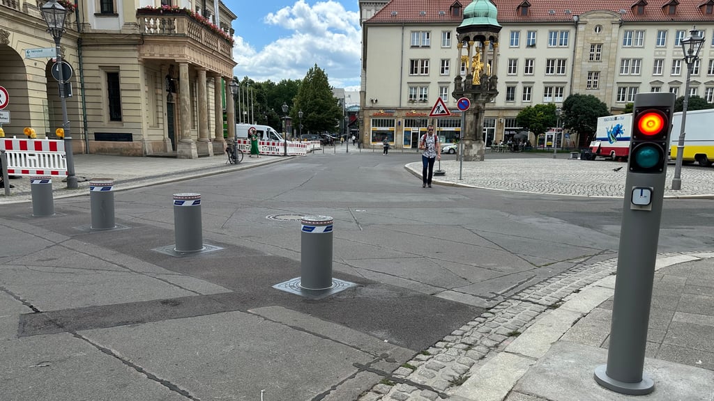 Die Poller-Anlage am Alten Markt in Magdeburg bietet nicht genug Sicherheit.