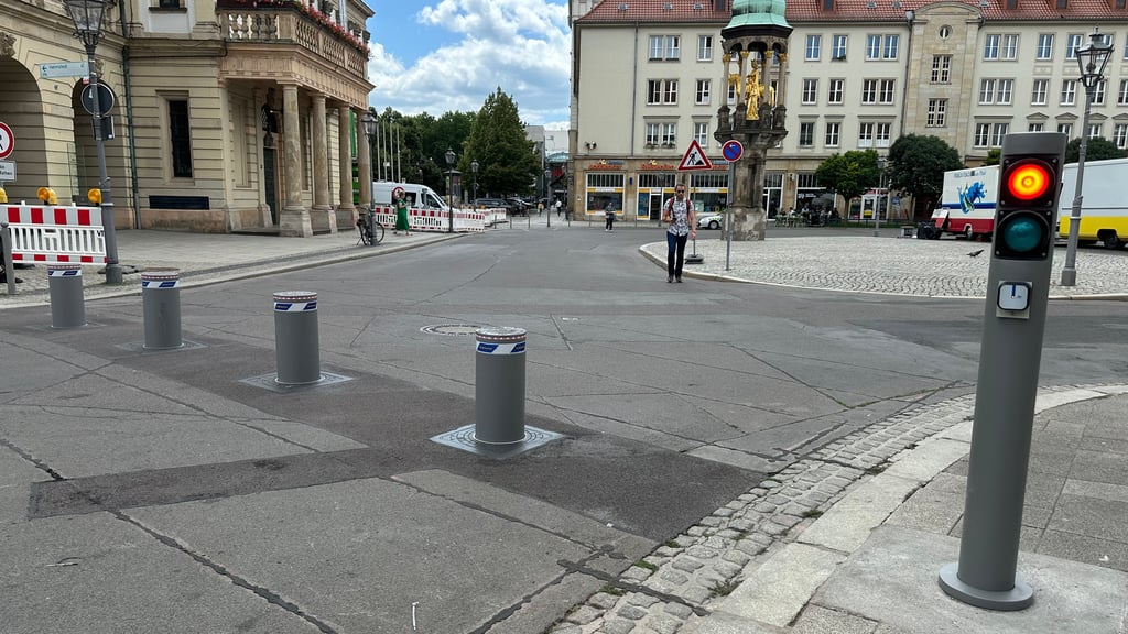 Die Poller-Anlage am Alten Markt in Magdeburg bietet nicht genug Sicherheit.