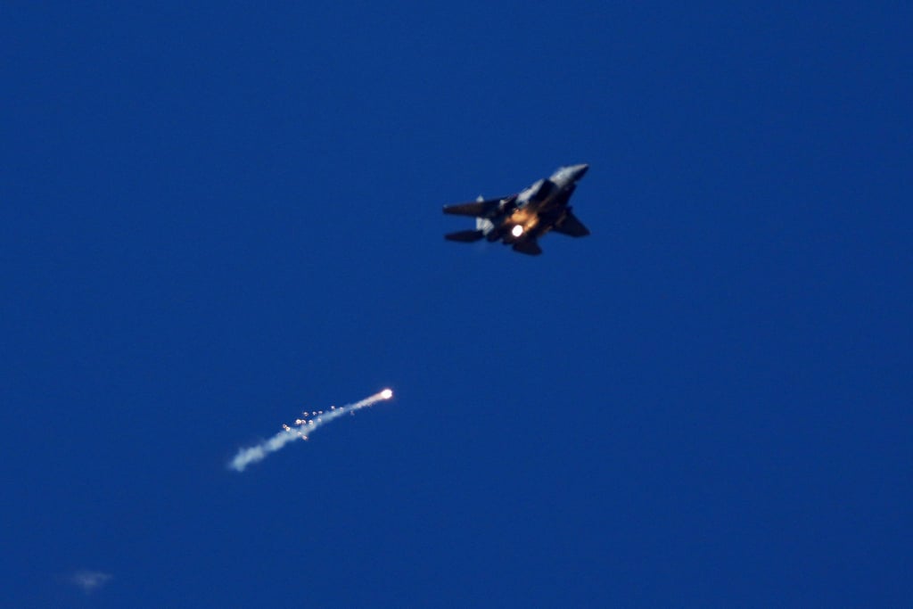 Israels Luftwaffe hat nach Angaben der Armee weitere Raketenstellungen im Iran angegriffen. (Archivbild)