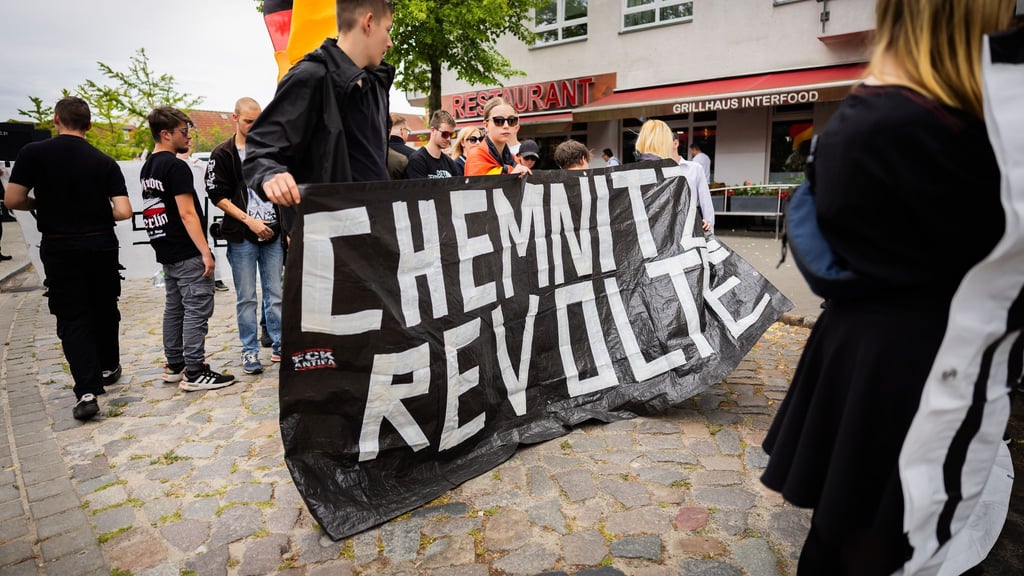 Die rechtsextreme Gruppierung „Chemnitz Revolte“ steht weiter im Visier von Sicherheitsbehörden. (Archivbild)