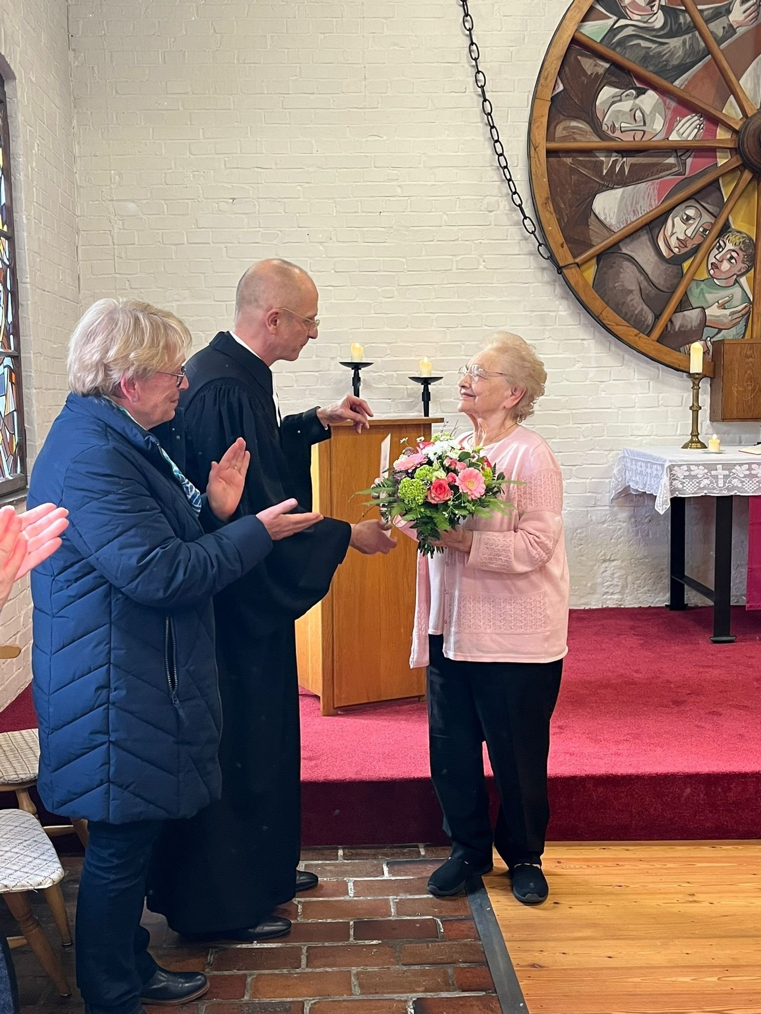 Menschen im Harz: Langenstein: Gelungene Überraschung für eine Unermüdliche