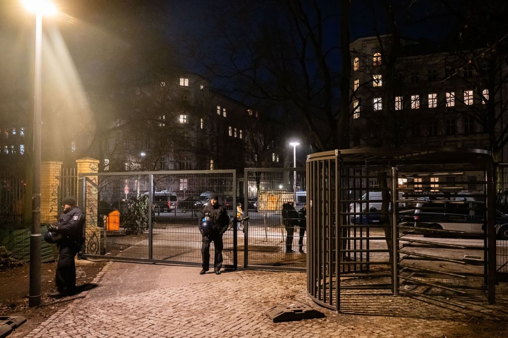 Nach langen Debatten und Protesten wurde der Görlitzer Park in Kreuzberg erstmals nachts geschlossen.