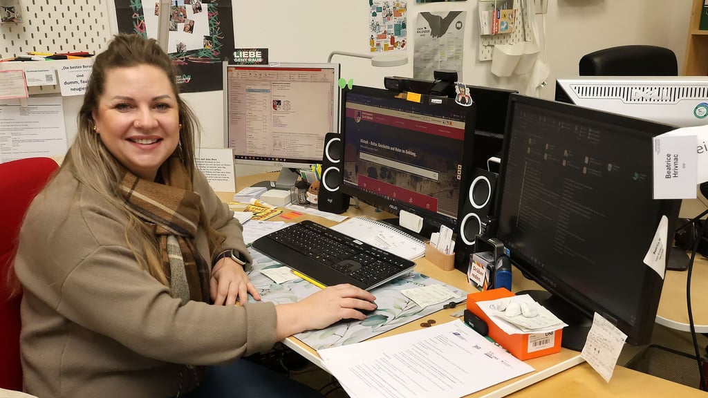 Allstedts neue Jugendkoordinatorin Beatrice Hrivnac an ihrem Arbeitsplatz.