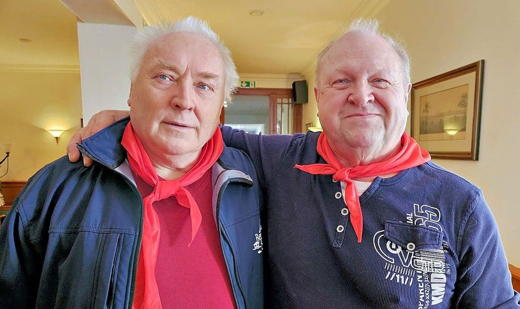 Rainer Jennert (li.) aus Könnern und der Köthener Ulrich Nebelung mit Halstuch