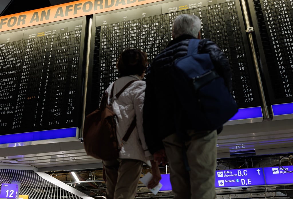 Reisende müssen bei Krisen ihre Rechte kennen: Pauschalreisende können bei außergewöhnlichen Umständen kostenfrei stornieren.