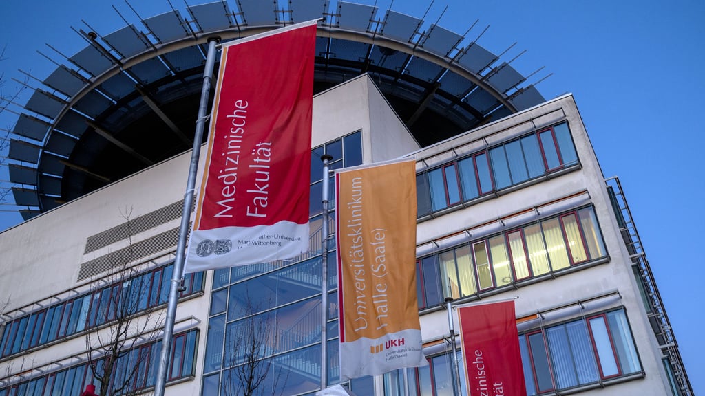 Blick auf das Universitätsklinikum in Halle