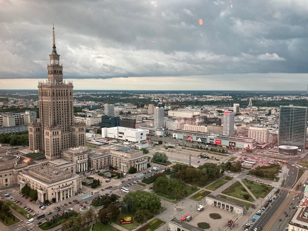 Verbesserungen für die Lebenssituation queerer Menschen: Im Gay Travel Index 2026 klettert Polen von Platz 118 auf Platz 59.