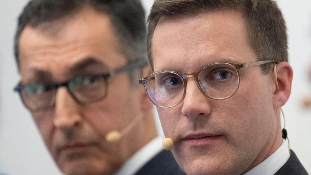 Özdemir ist Hagel in den Umfragen auf den Fersen.