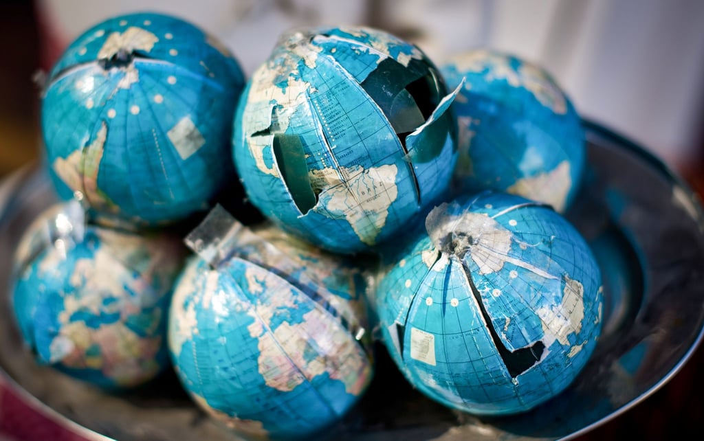 Keine Leistung bei Kriegshandlungen: Reiserücktrittsversicherungen zahlen in der Regel nicht bei Abbruch oder Rücktritt aufgrund von Kriegsgefahr.