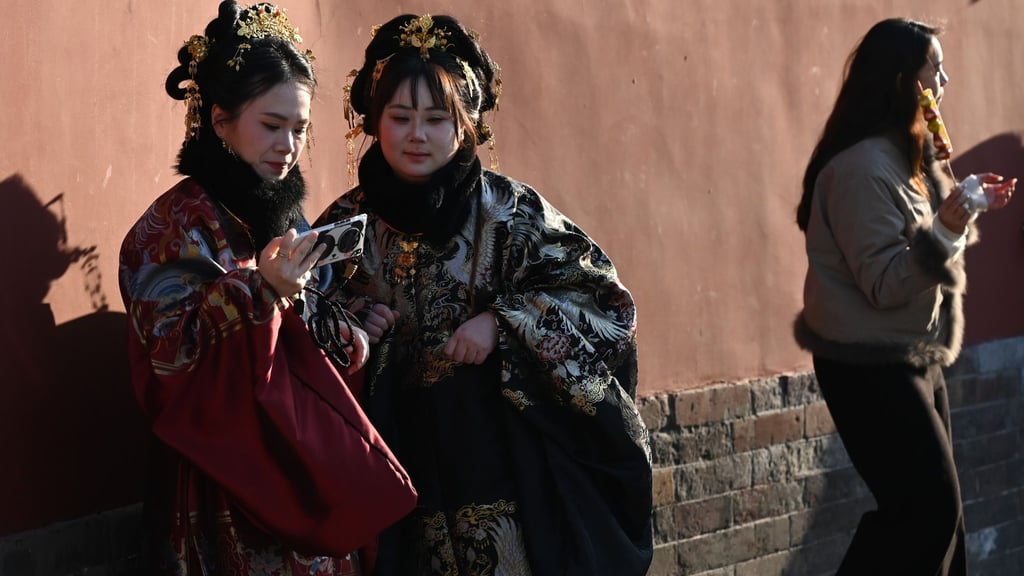 Traditionelle Kleidung und klassische Architektur sind auch in China der Renner für Social-Media-Inhalte.