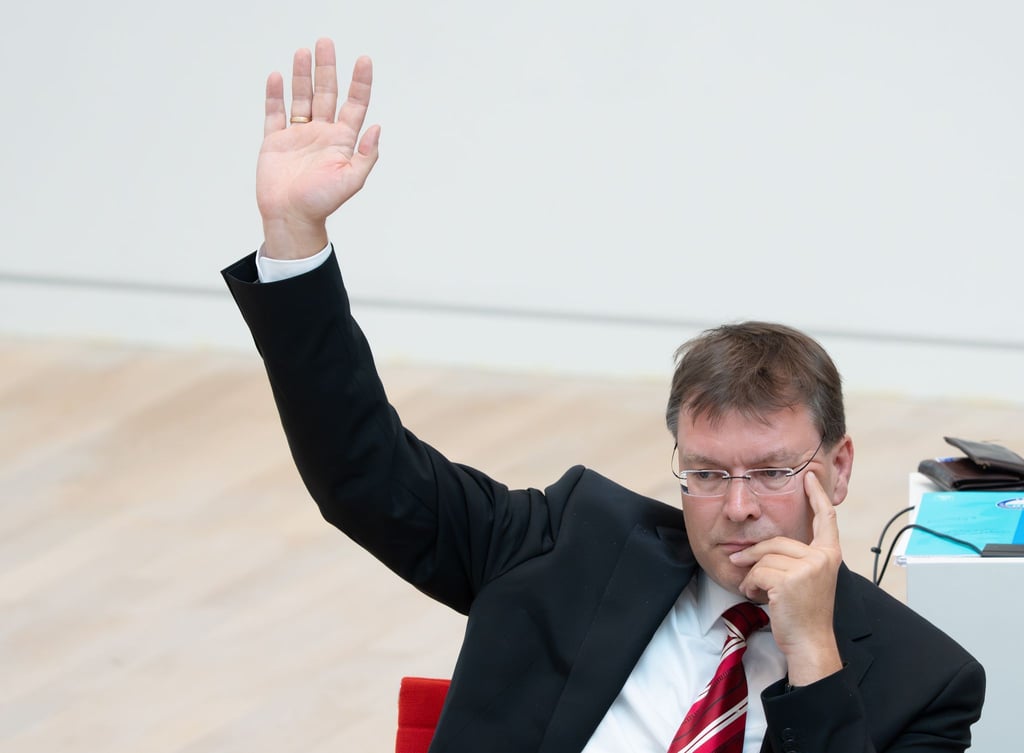 BSW-Politiker Sven Hornauf sieht sein Fragerecht als Abgeordneter verletzt und zieht vors Landesverfassungsgericht. (Archivbild)