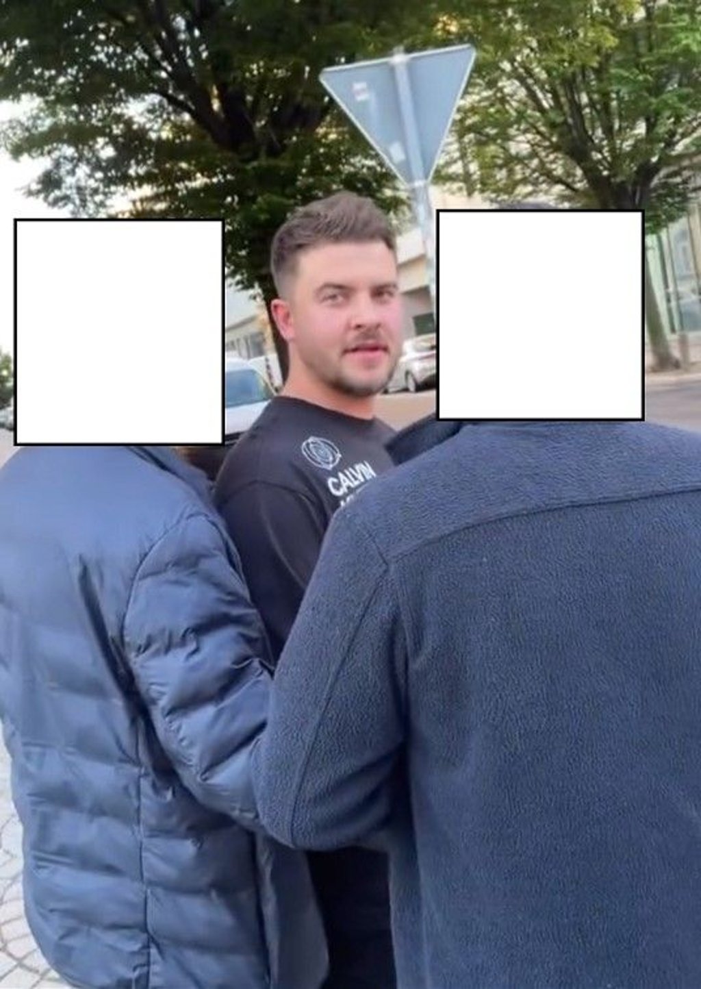 Dieser Mann wird verdächtigt, in Sudenburg einen anderen Mann zusammengeschlagen und sein Handy gestohlen zu haben.