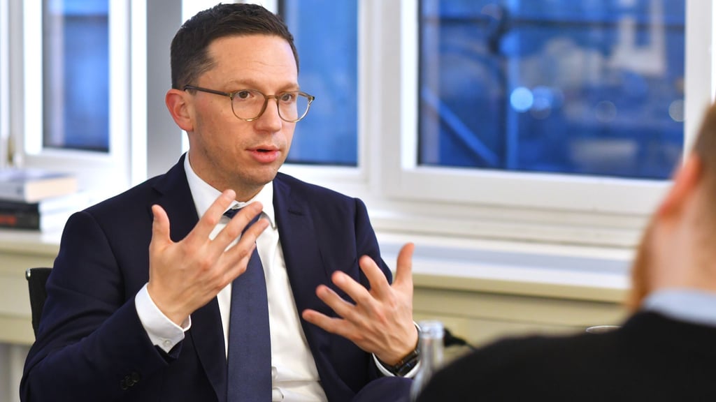 Niedersachsens Wissenschaftsminister Falko Mohrs (SPD) will mehr Autonomie für die Hochschulen. (Archivbild)