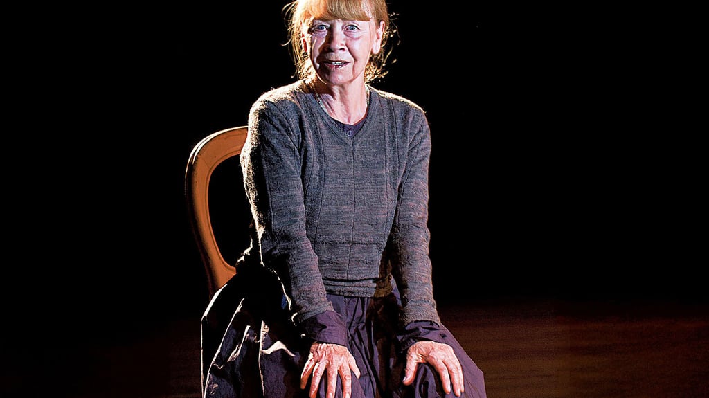 Schauspielerin Jutta Hoffmann, 2012 fotografiert auf der Bühne des Neuen Theaters in Halle