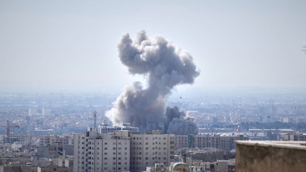 Wie lange die Angriffe auf den Iran und die iranischen Gegenangriffe auf Ziele in Israel und mehreren arabischen Staaten andauern werden, ist noch nicht absehbar.