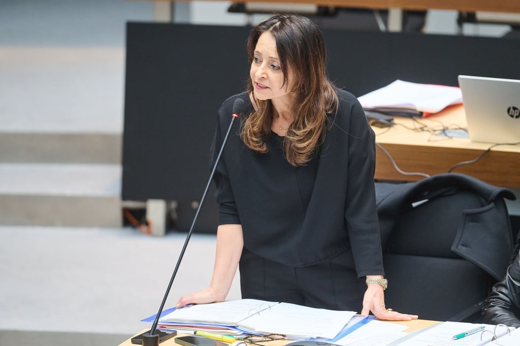 Berlins iranstämmige Justizsenatorin Badenberg hofft auf Freiheit für ihr Herkunftsland.