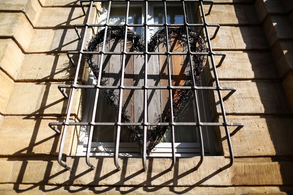 Gegen Kopfschmerzen helfen Tabletten, gegen Magenbeschwerden ein bisschen Natron. Doch was hilft bei Herz- und Weltschmerz?