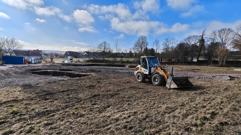 In Helfta haben die Erdarbeiten für das Neubauprojekt der Wobau begonnen.