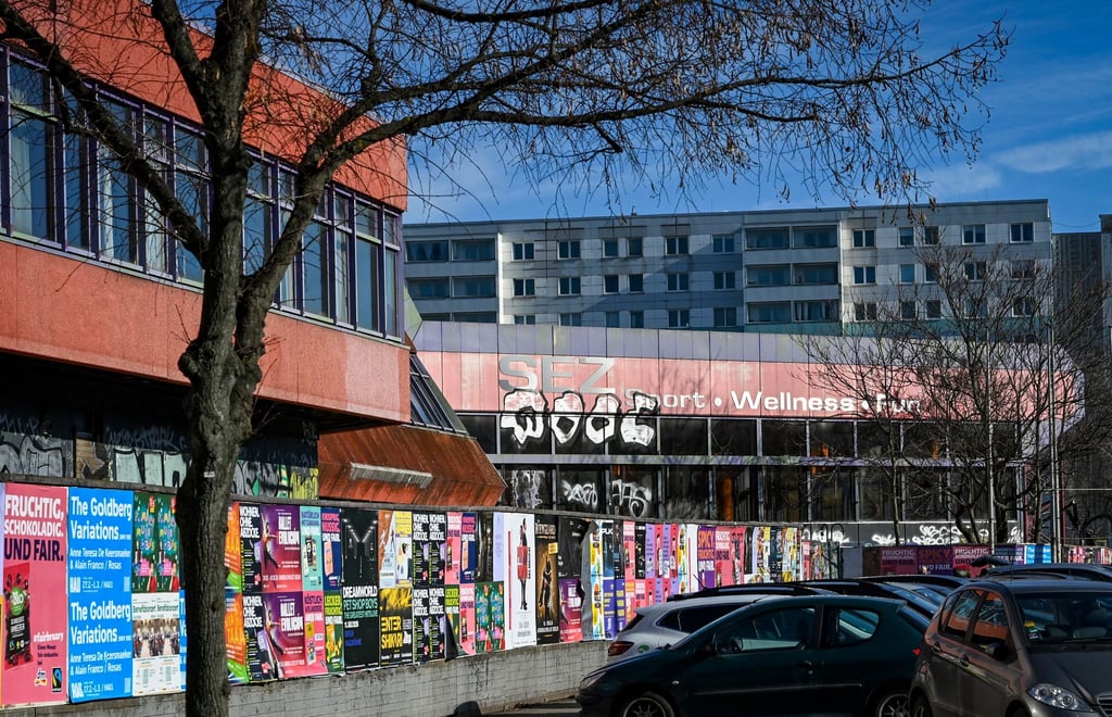 Lässt sich der Abriss des ehemaligen Sport- und Erholungszentrums (SEZ) in Berlin-Friedrichshain noch verhindern? (Archivbild)
