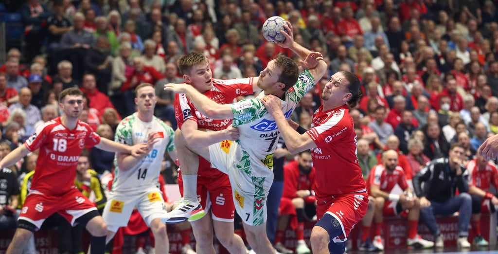 Felix Claar war mit zwölf Toren bester Werfer des SC Magdeburg beim Sieg in Kassel gegen die MT Melsungen.