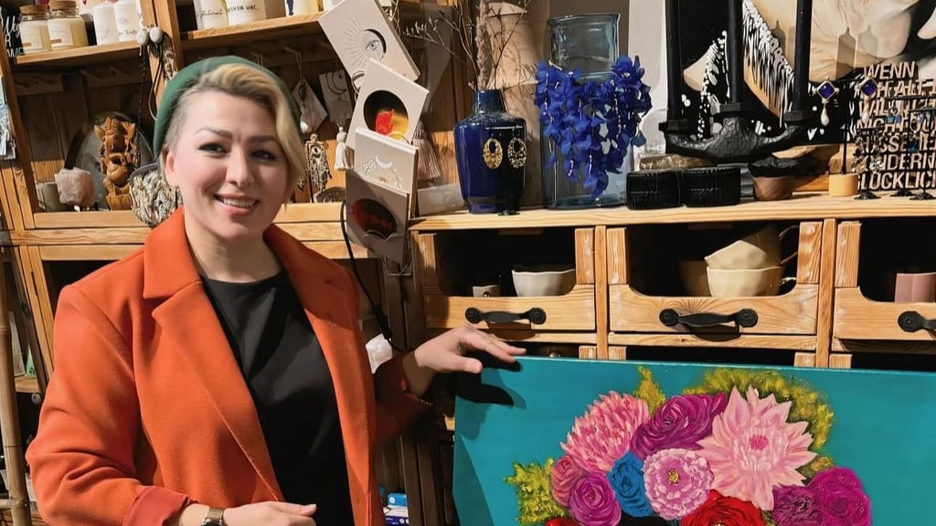 Exil-Iranerin Faryad Parwisibaran