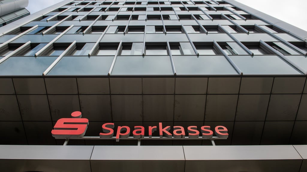 Die Sparkasse in Niedersachsen konnten 2025 bei Kreditvergabe und Kundeneinlagen zulegen. (Archivbild)