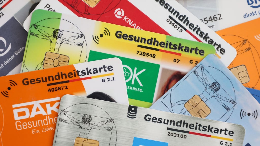 Jeder Versicherte suchte den Daten der KKH zufolge im Jahr 2024 durchschnittlich neunmal eine Medizinerin oder einen Mediziner auf. (Symbolbild)