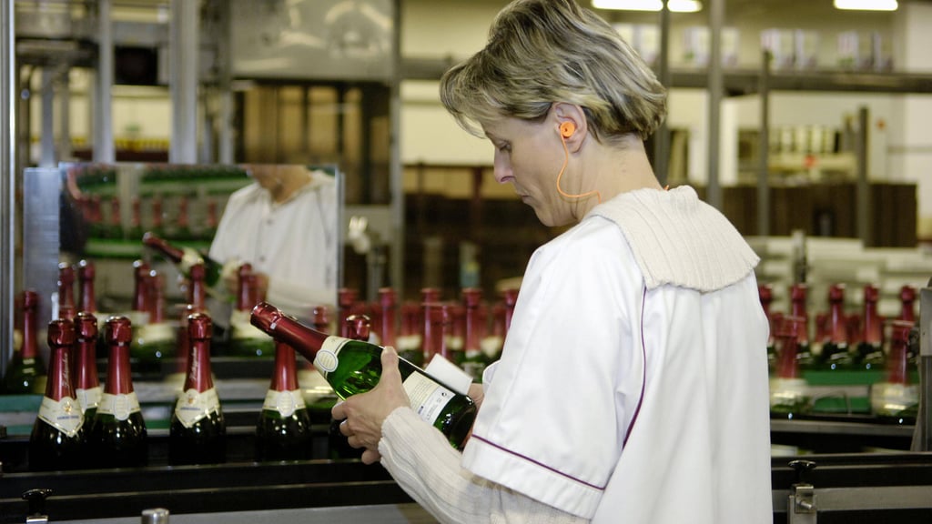 Sekt von Rotkäppchen ist ein Begleiter vieler Feiern und Festtage.