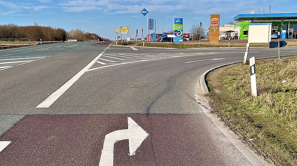 Die Einmündung am Gewerbepark Nord in Könnern.