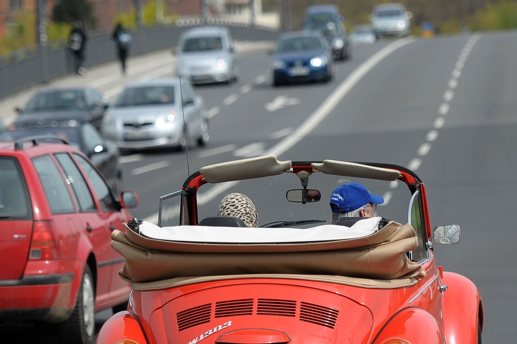 Als das Käfer Cabrio gebaut wurde, hatte es Kultstatus, heute wird immer seltener zur offenen Bauweise gegriffen. (Archivbild)