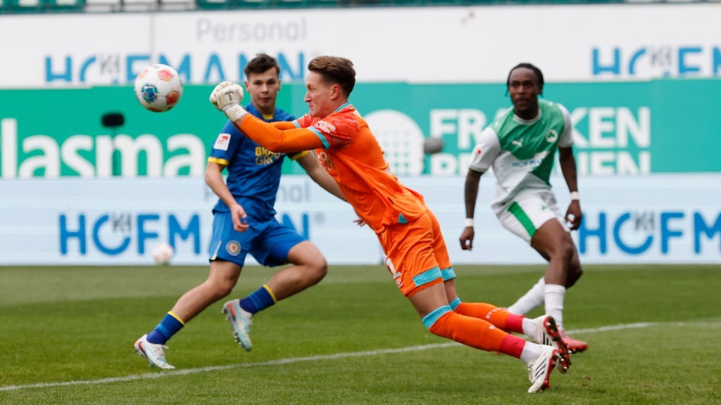 Thorben Hoffmann fehlt den Braunschweigern einige Wochen. (Archivbild)