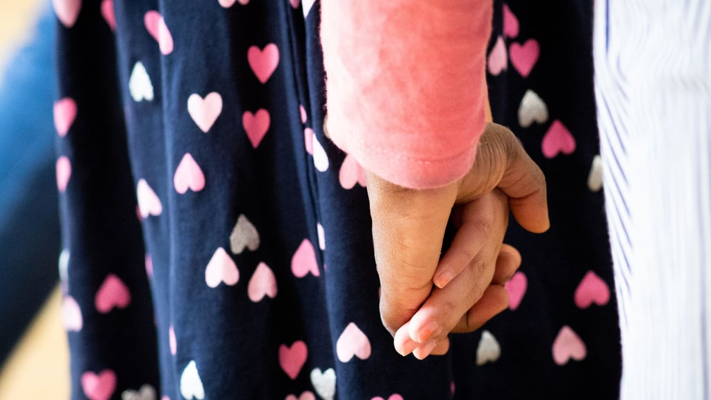 Mehr als 63.000 Kinder und Jugendliche in Sachsen haben 2024 Erziehungs- und Eingliederungshilfen erhalten. (Symbolbild)