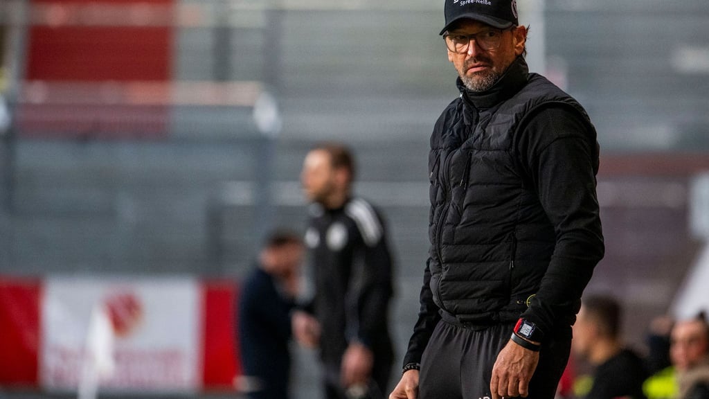 Energie-Trainer Claus-Dieter Wollitz.