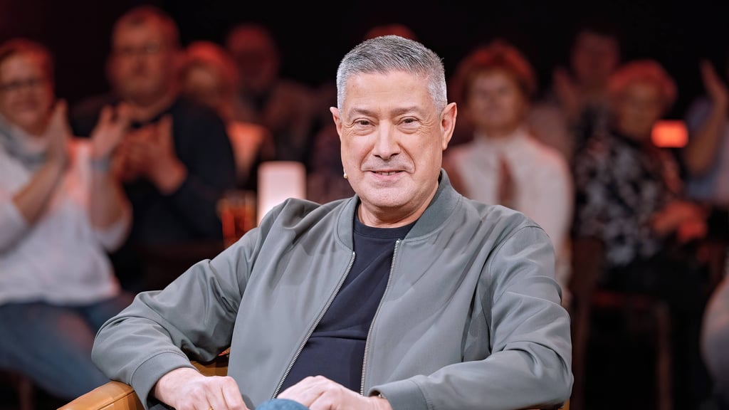 Alexander Herrmann, Jana Ina Zarella und Joachim Llambi (v.l.) sitzen in der Jury von "Grill den Henssler".