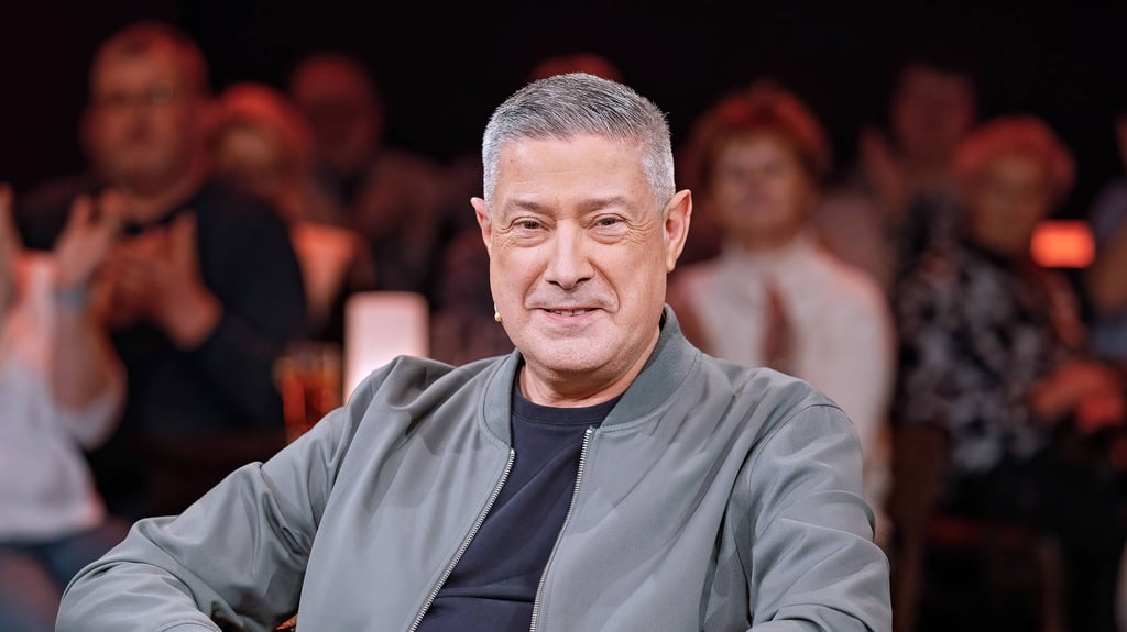 Alexander Herrmann, Jana Ina Zarella und Joachim Llambi (v.l.) sitzen in der Jury von "Grill den Henssler".