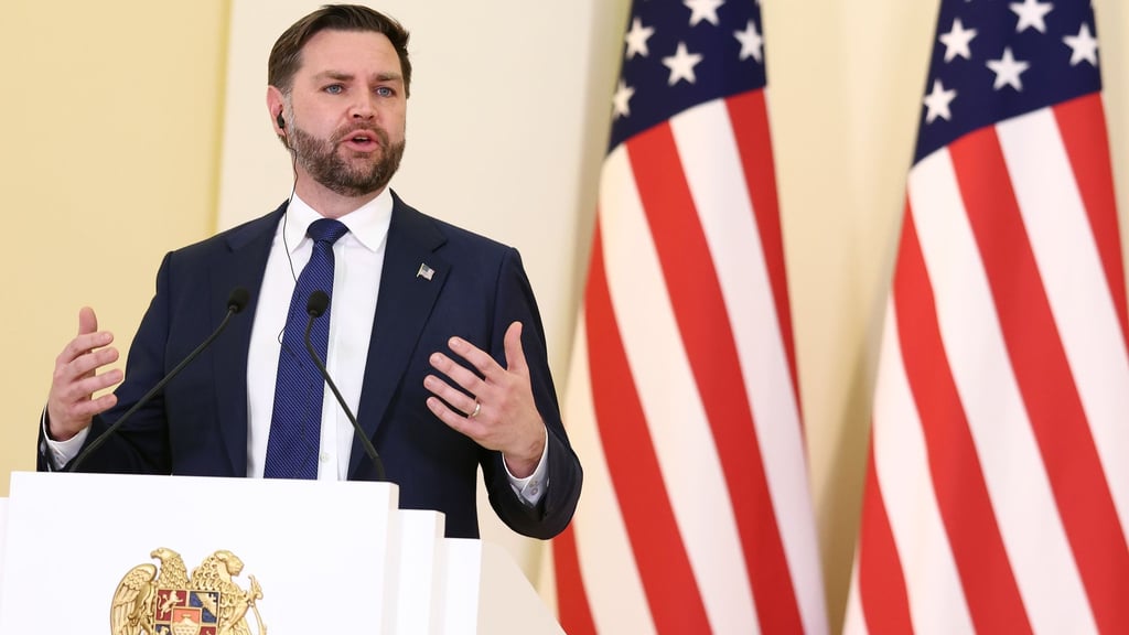 Die Frage nach einem Machtwechsel im Iran ist nach Darstellung von US-Vizepräsident JD Vance nebensächlich. (Archivbild)