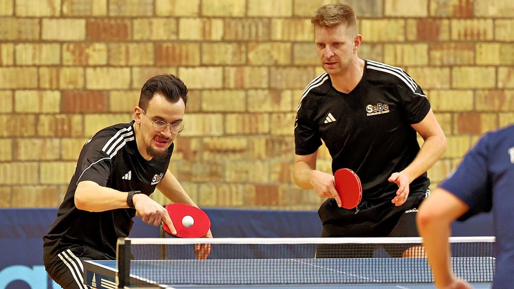 Mussten sich im  Doppel knapp in fünf Sätzen geschlagen geben: Lukasz Dzikowski (l.) und Jens Köhler.