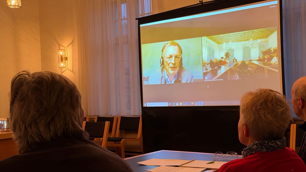 In der letzten Bürgerversammlung hatte Salus-Chef Jürgen Richter über die Sprechstunde in Havelberg per Videokonferenz informiert. Diesmal bleibt er fern.