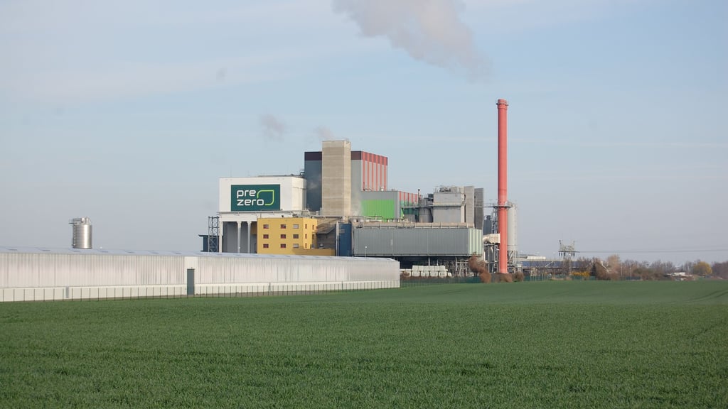 Die Klärschlammtrocknung in Zorbau, die an die Müllverbrennungsanlage angeschlossen ist, stinkt den Anwohnern.