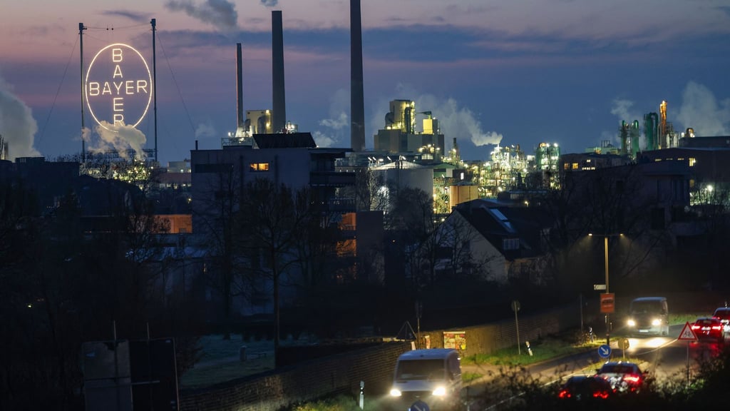 Bayer steckt in den roten Zahlen.