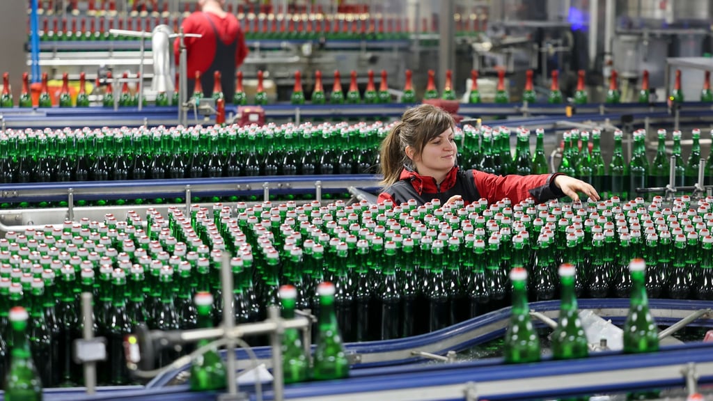 Rotkäppchen gehört zur Tarifgemeinschaft der Ernährungsindustrie in Sachsen-Anhalt, für die derzeit über höhere Löhne verhandelt wird. (Archivbild)