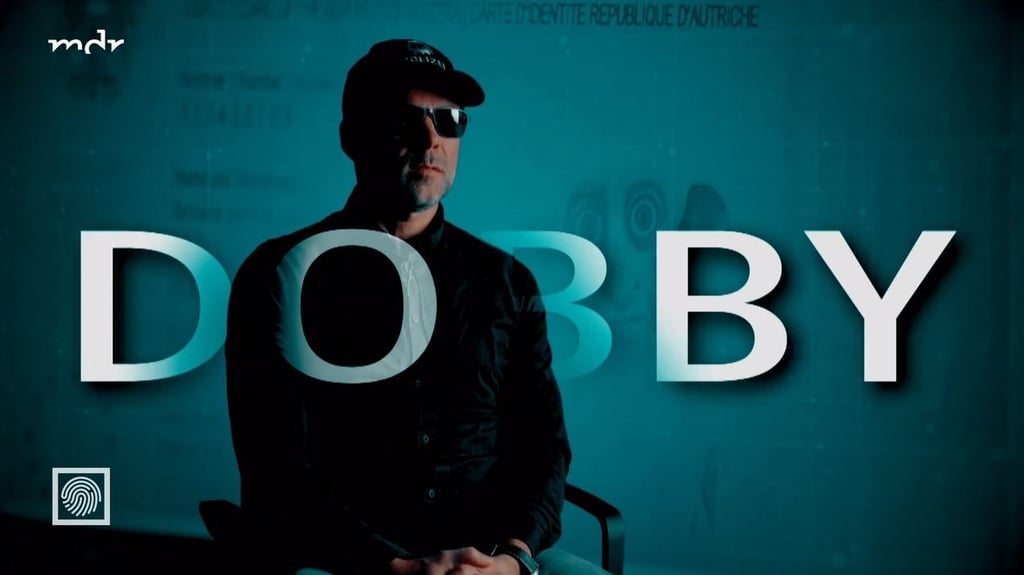 "Fake-ID Dobby" hieß der illegale Darknet-Shop des größten Fälscher-Duos Mitteldeutschlands. In der MDR-Sendung "Kripo Live - Tätern auf der Spur" gab ein SEK-Beamter nun Einblicke in die damaligen Ermittlungen.