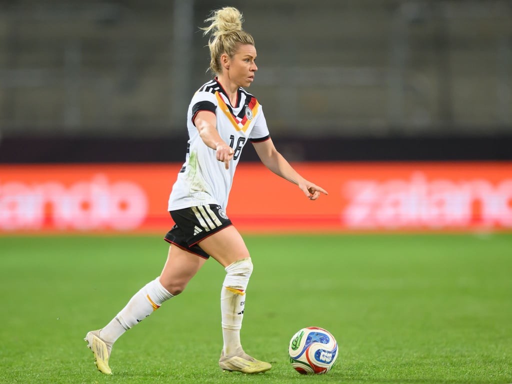 Dirigentin im DFB-Team: Linda Dallmann.