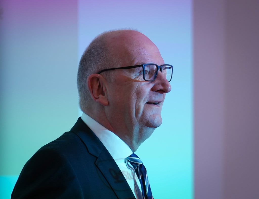 Brandenburgs Ministerpräsident Dietmar Woidke (SPD) stellt den Koalitionsvertrag mit CDU-Landeschef Jan Redmann vor.