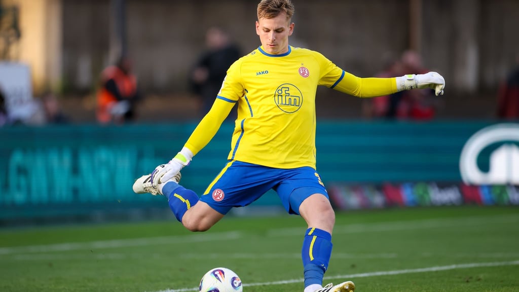 Essens Torwart Felix Wienand ist beim Spiel gegen Waldhof Mannheim von einem Böller verletzt worden. (Archivbild)