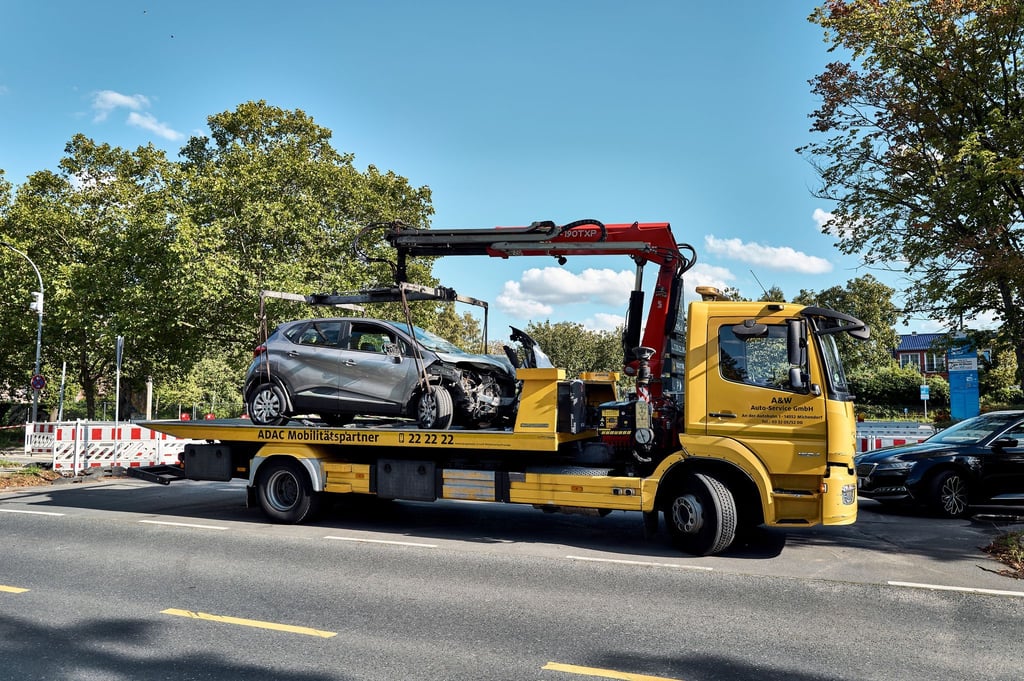 Im Jahr 2025 werden mehr Verkehrsunfälle gezählt, zugleich sind es weniger Unfälle als in den früheren Jahren vor Corona.