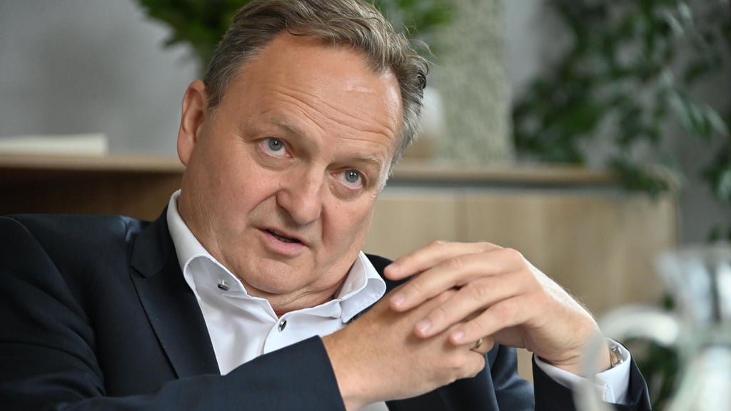 Jürgen Böhm, Staatssekretär im Bildungsministerium, setzt auf Weiterbildungen gegen den Lehrermangel.