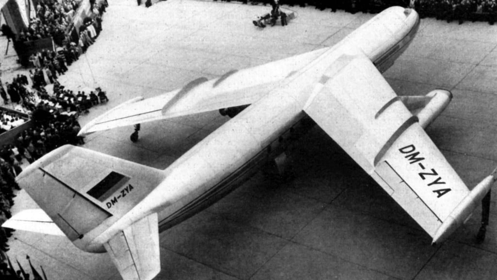 Das Passagierstrahlflugzeug Baade 152 auf dem Flughafen in Dresden war Hoffnungsträger für die DDR.