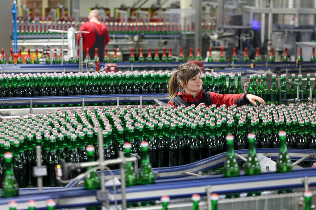 Rotkäppchen gehört zur Tarifgemeinschaft der Ernährungsindustrie in Sachsen-Anhalt, für die derzeit über höhere Löhne verhandelt wird. (Archivbild)